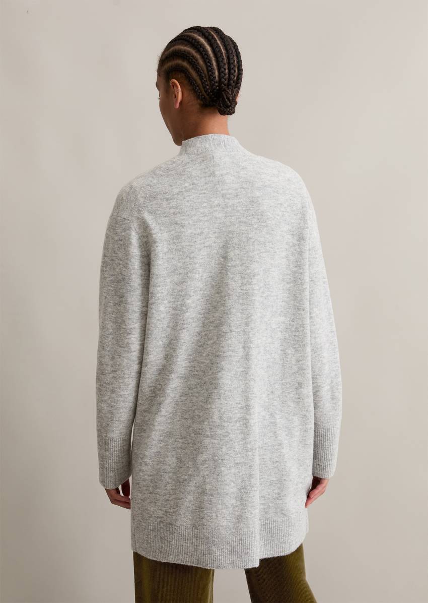 Long cardigan loose made from a soft virgin wool blend