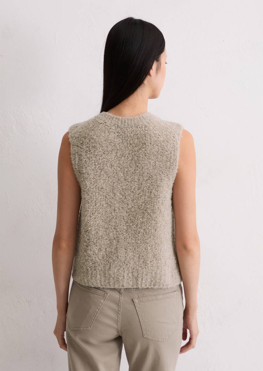 Regular sleeveless cardigan made from a wool/alpaca wool mix