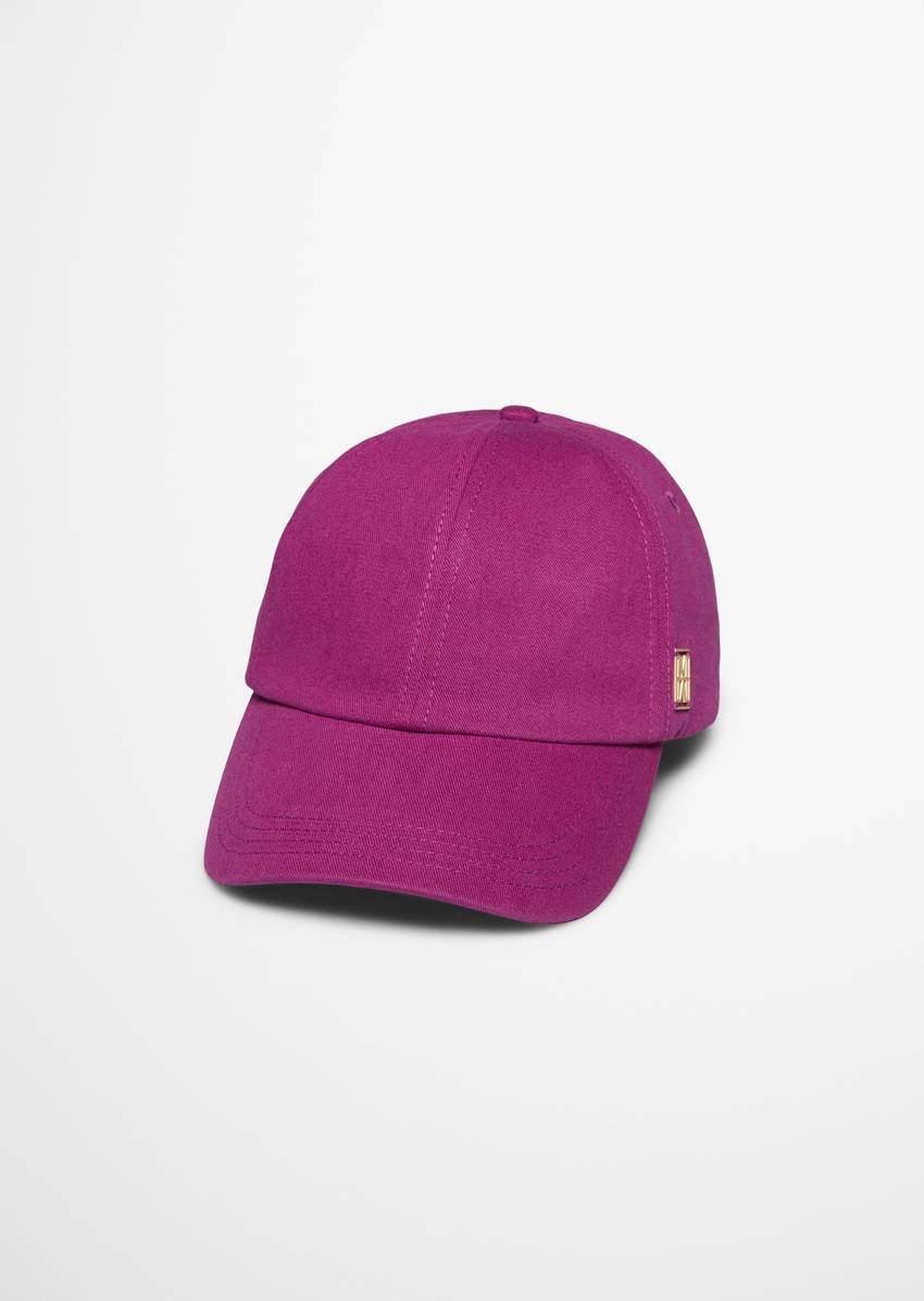 Logo cap made from high-quality organic cotton twill