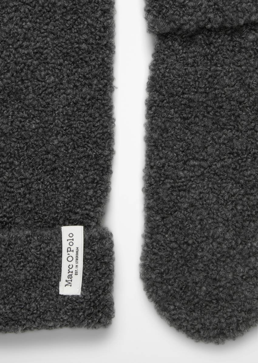 Bouclé mittens made from a wool/alpaca wool mix