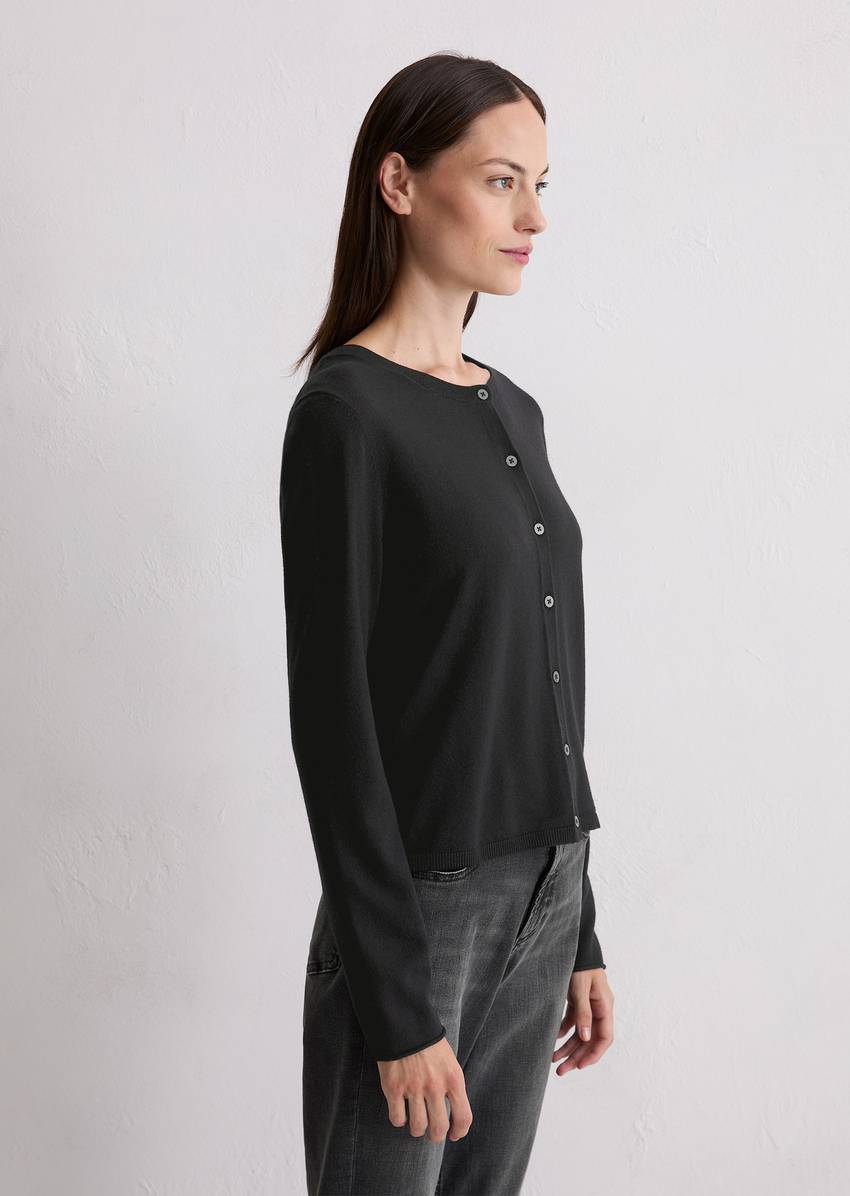 Cardigan slim made from a virgin wool/viscose mix