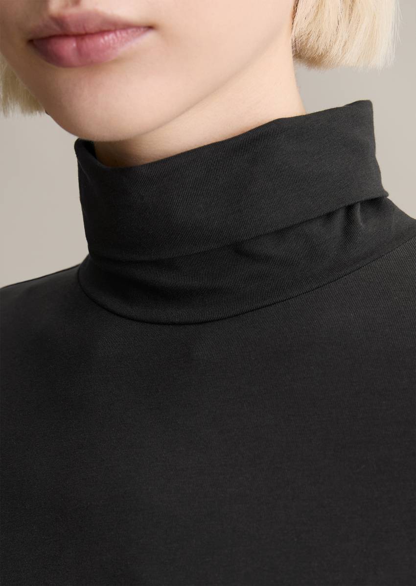 Turtleneck longsleeve slim made from stretchy single jersey