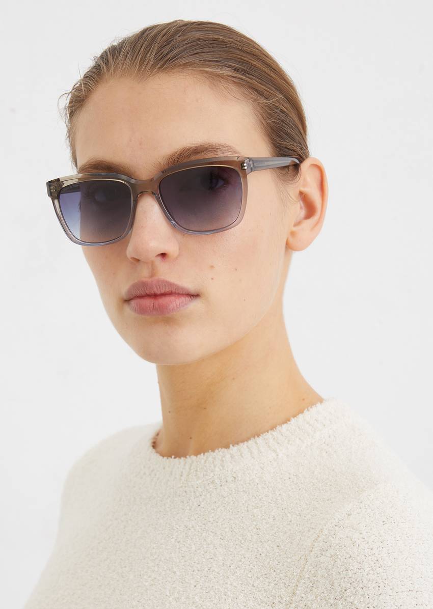 Women's sunglasses made from organic acetate