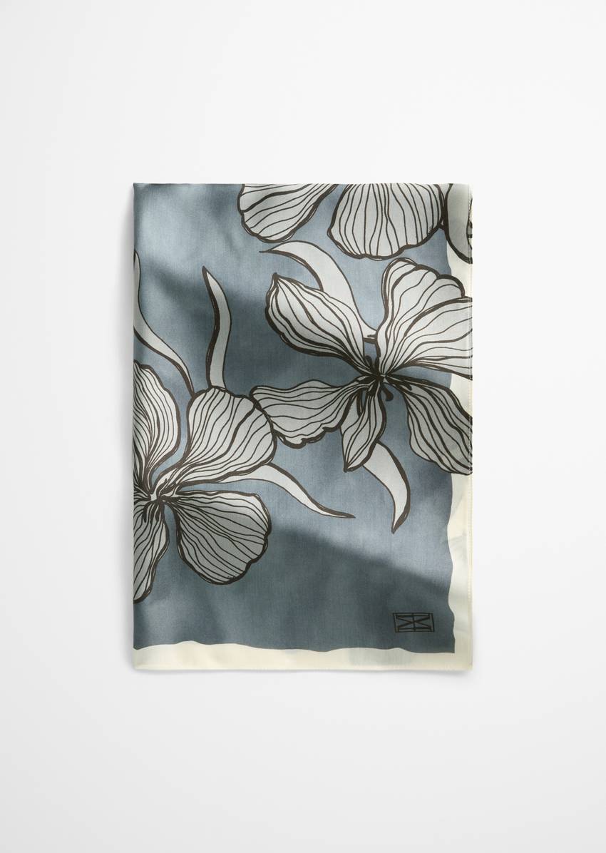 Shawl made from soft satin