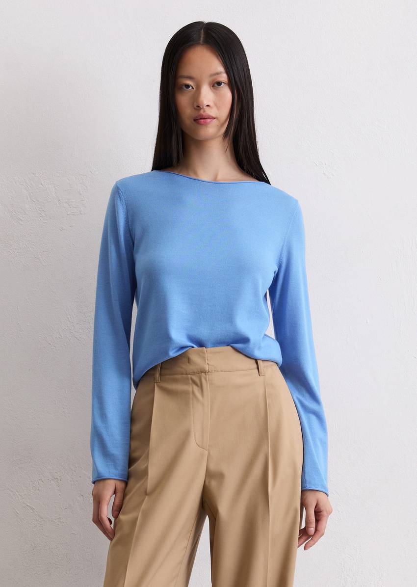 Knitted sweater slim made from soft merino wool