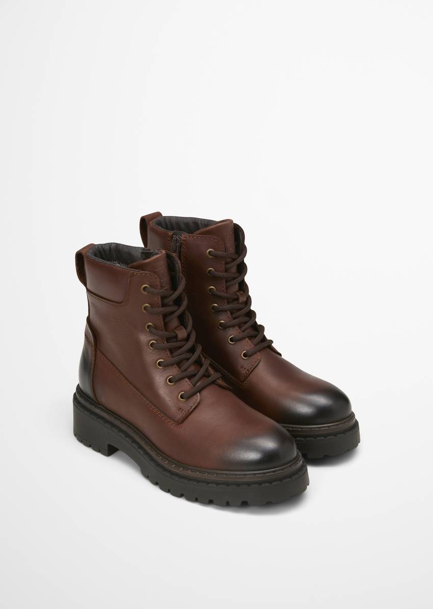 Lace-up boots model Philomena with inside zipper