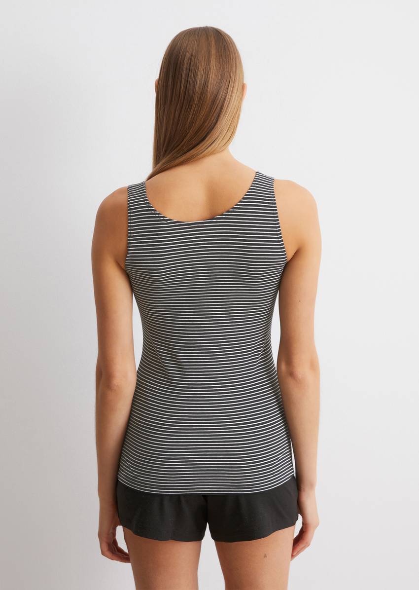 Lounge tank top made from an organic cotton blend