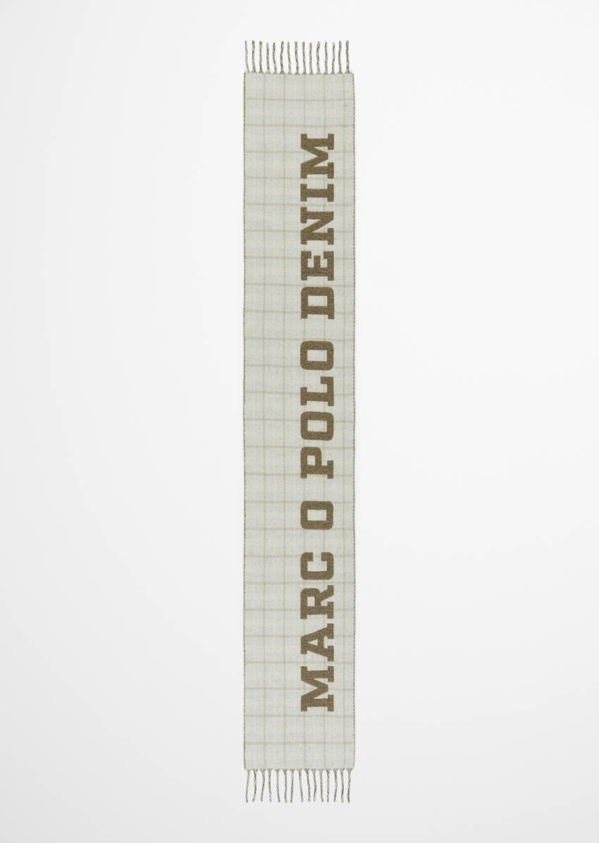 Logo scarf made from a soft virgin wool/alpaca wool blend