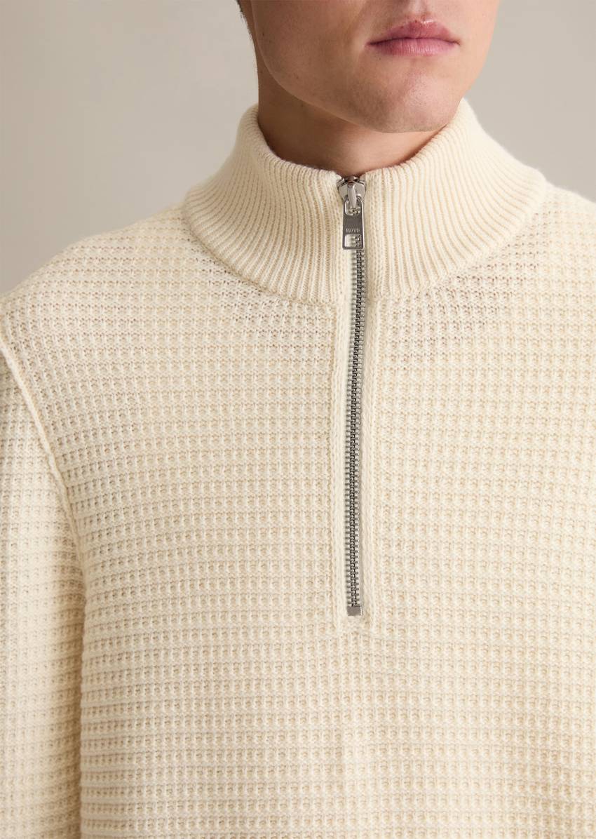 Relaxed knit troyer with a striking structure