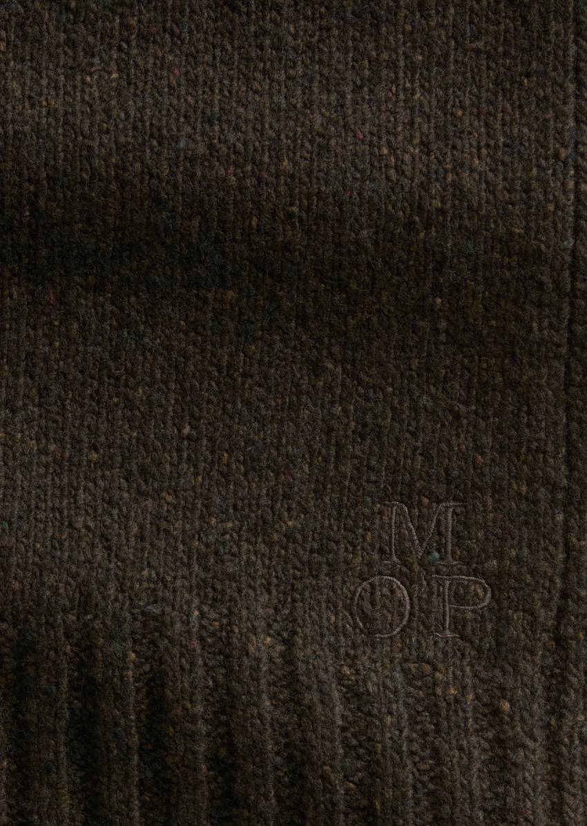 Knitted scarf made from a soft wool blend