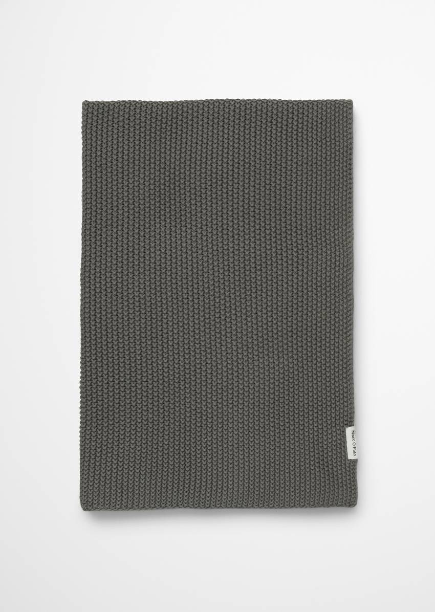 Plaid Model Nordic Knit made from pure organic cotton