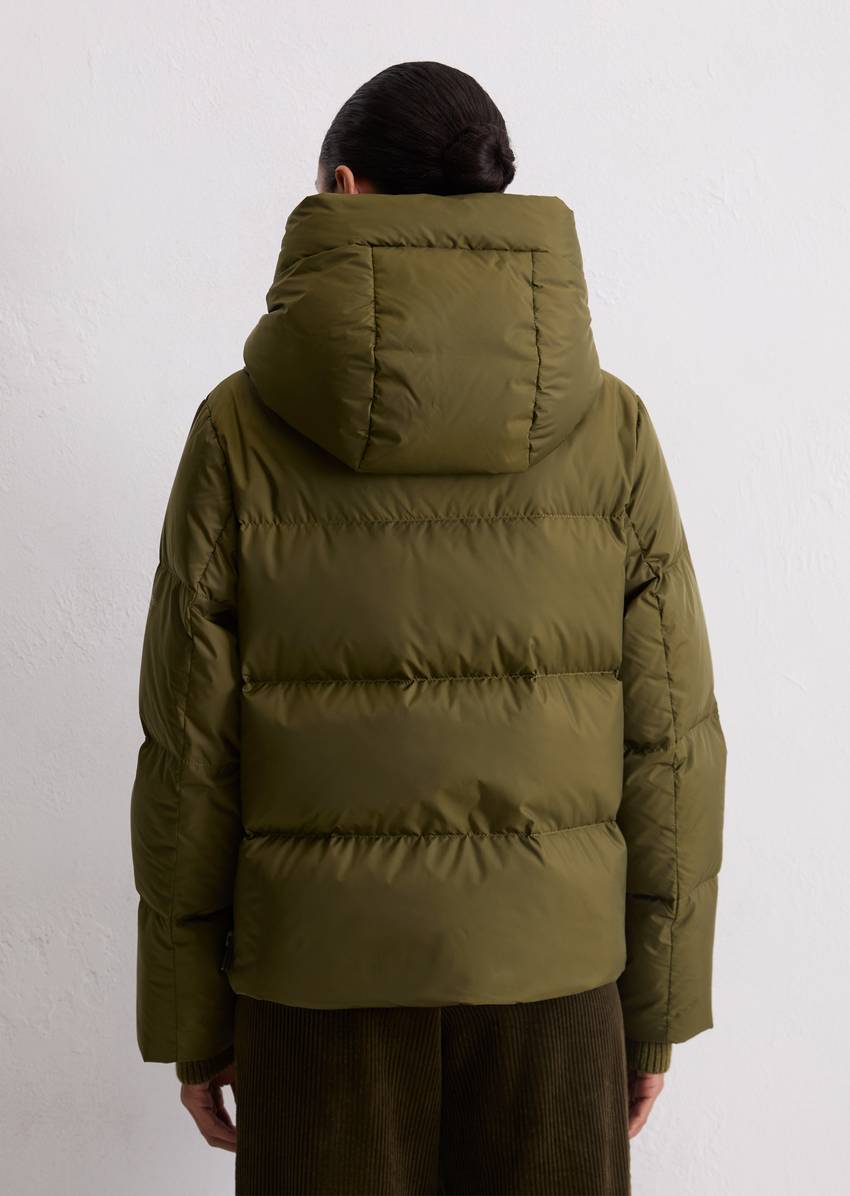 Regular puffer down jacket with water-repellent surface