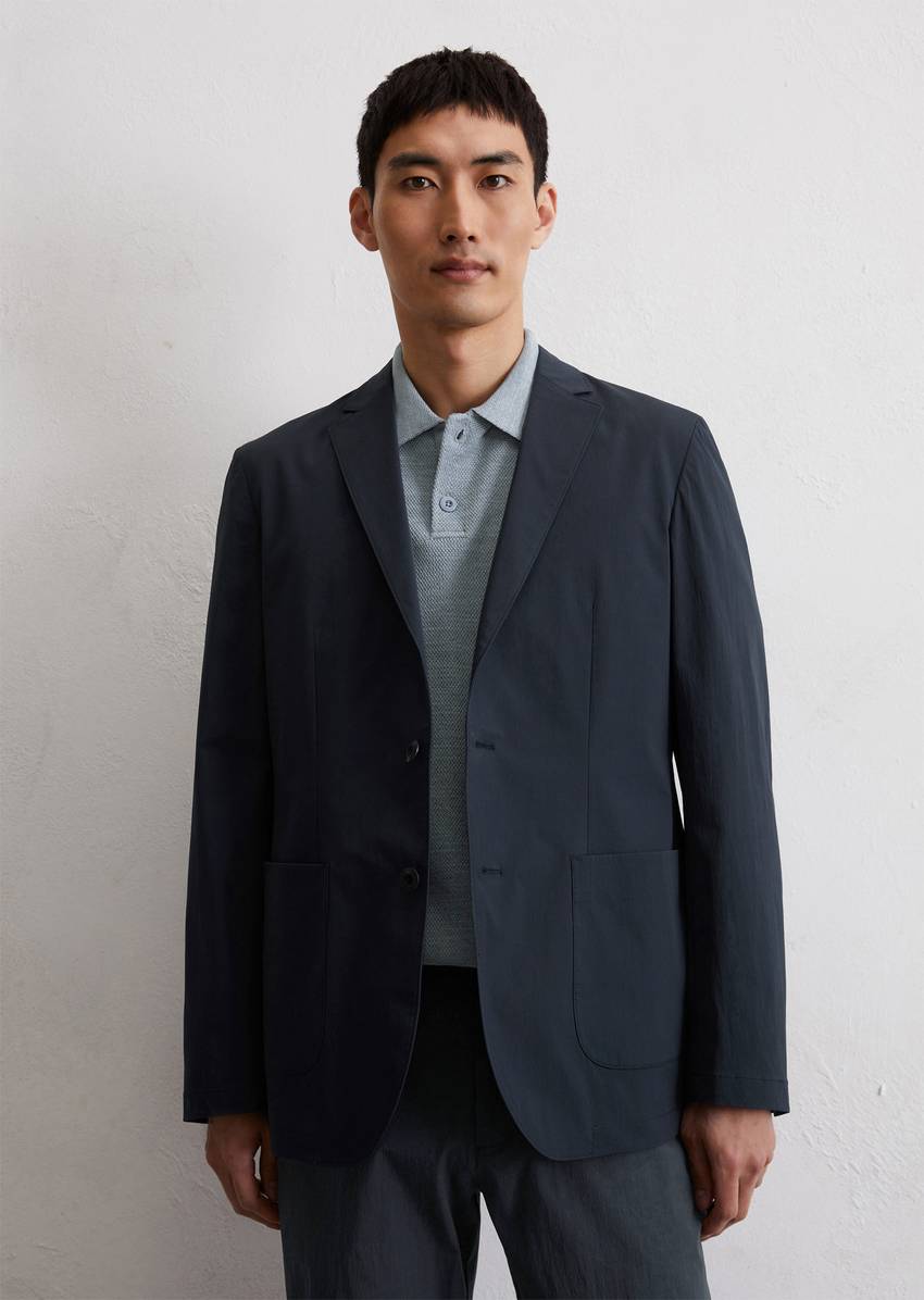 Jacket shaped made from elastic poplin