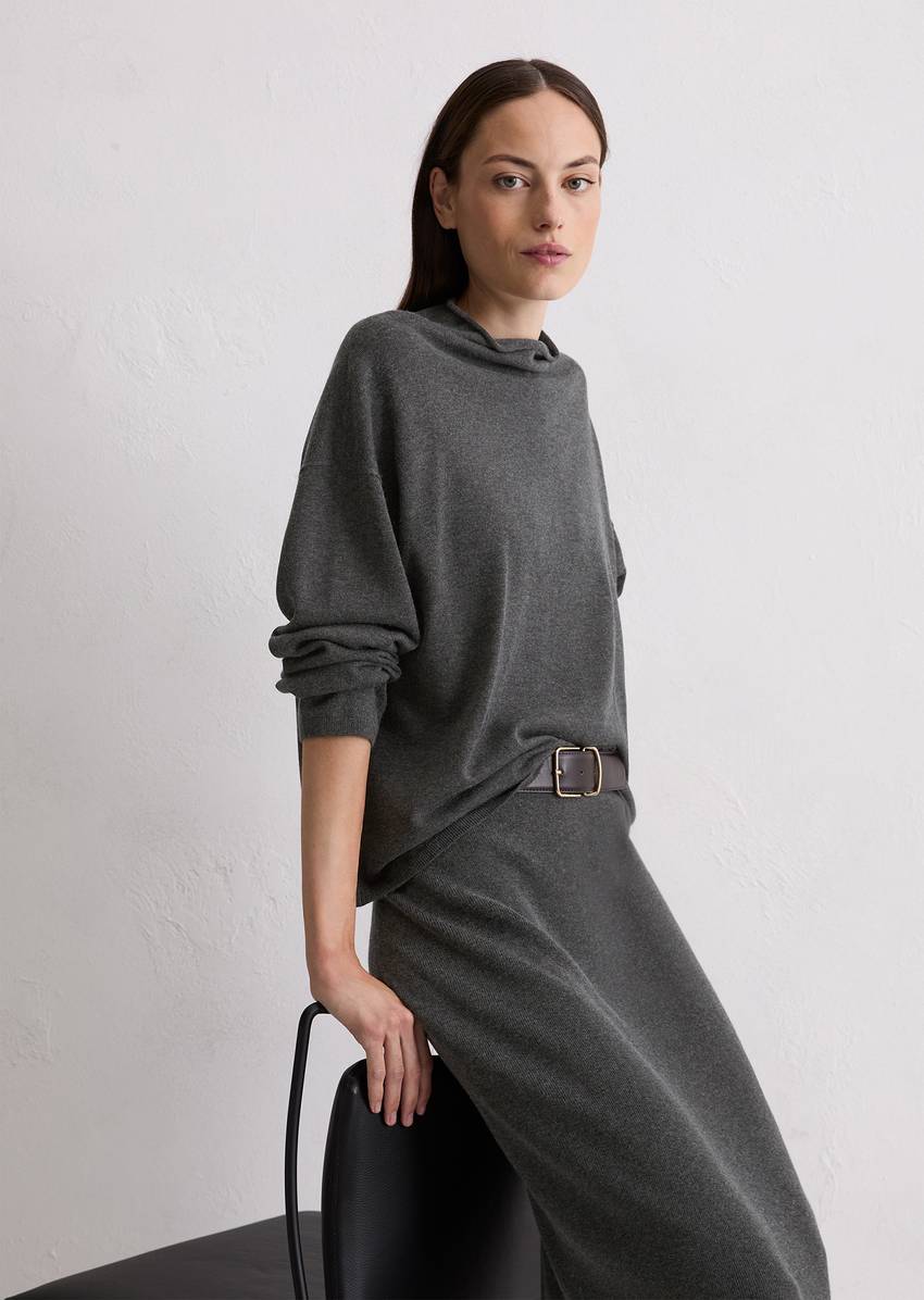 Oversized fine knit sweater made from a soft virgin wool blend
