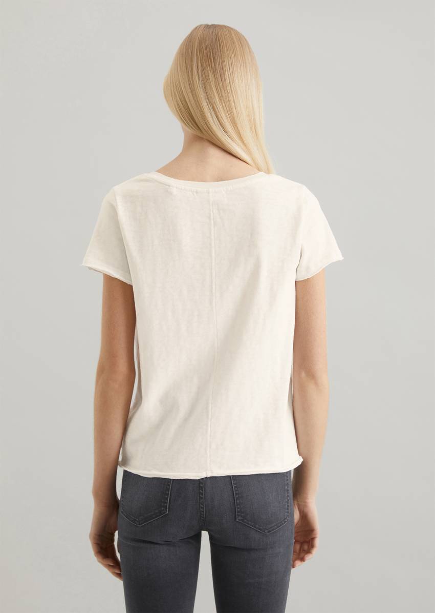 V-neck T-shirt, regular fit made from organic cotton slub jersey