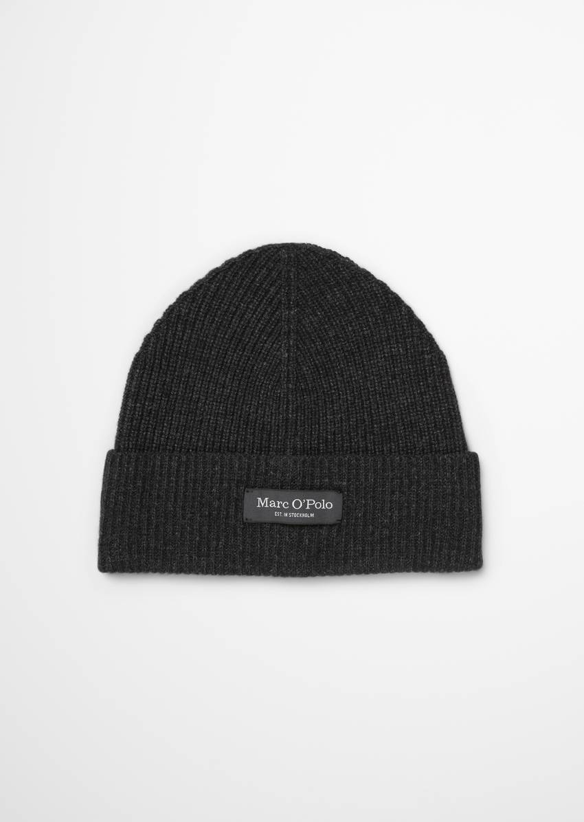 Hat & scarf set made from a soft virgin wool blend