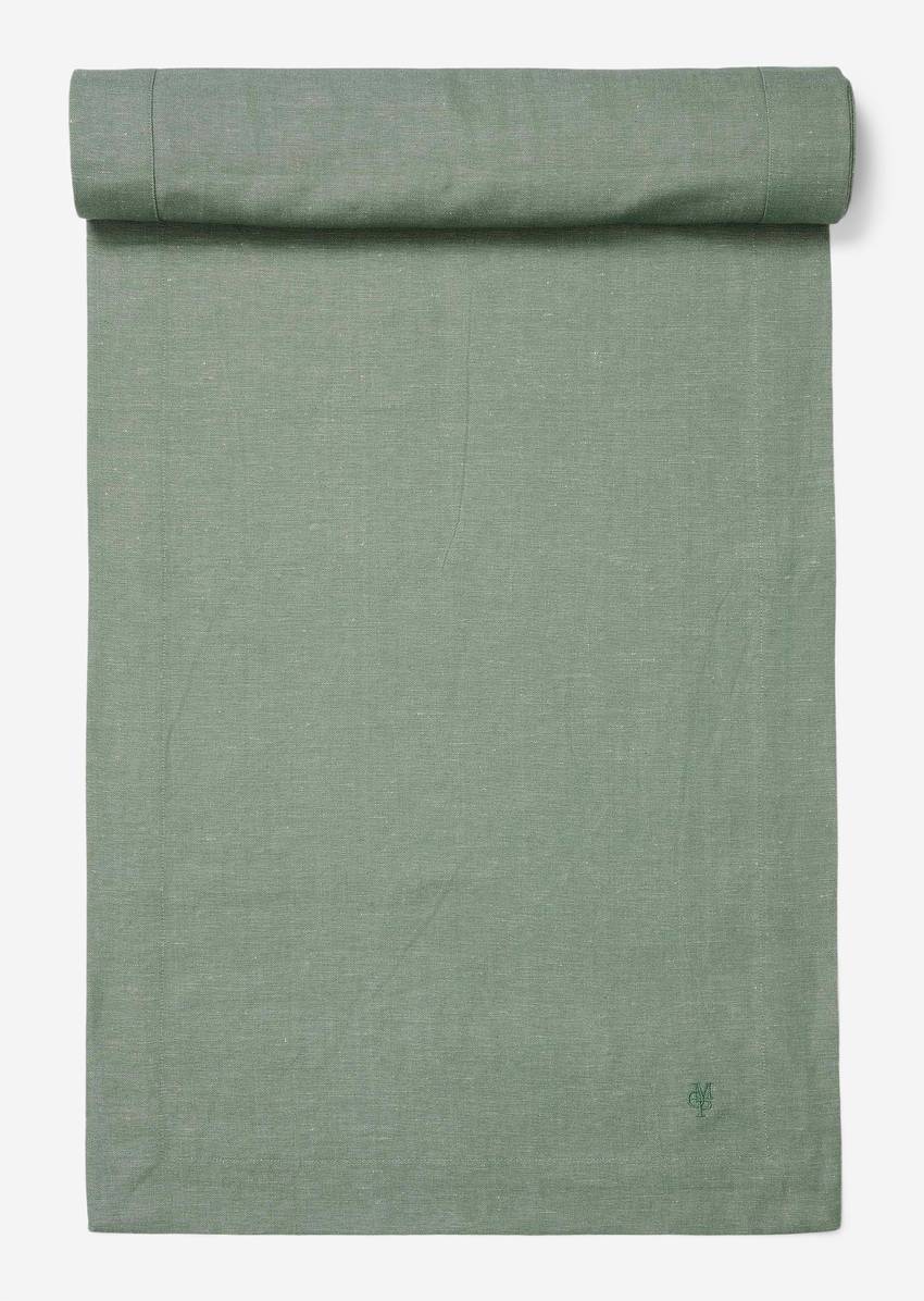 Table runner model Akalla made from an organic cotton mix