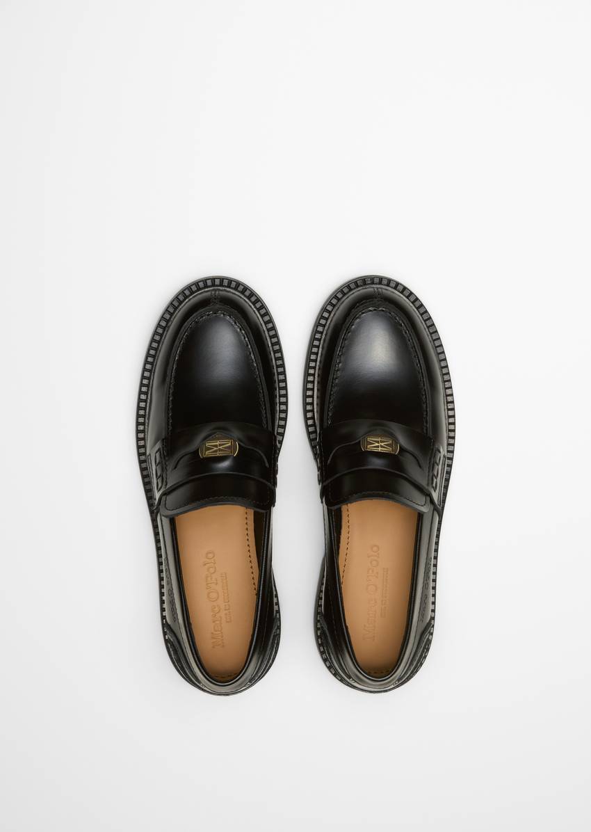Penny loafer with logo coin
