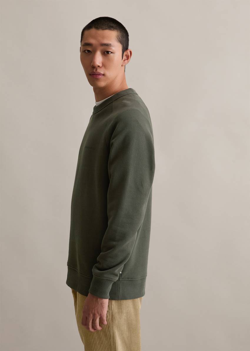 Relaxed sweatshirt made of heavy, structured quality