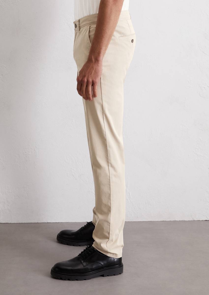 Chino model Stig shaped made from an organic cotton blend
