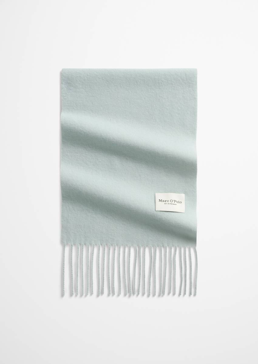 Scarf with fringes made from soft new wool