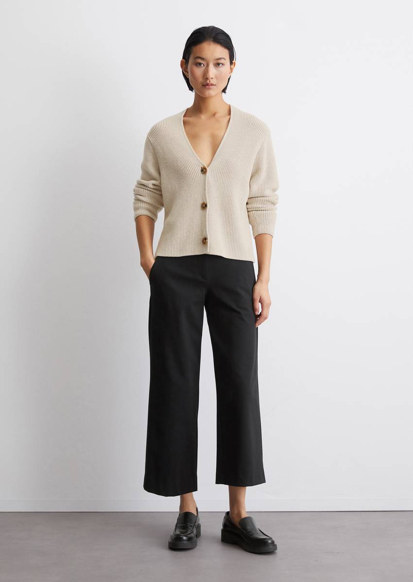 V-neck cardigan relaxed Made of heavy-weight organic cotton