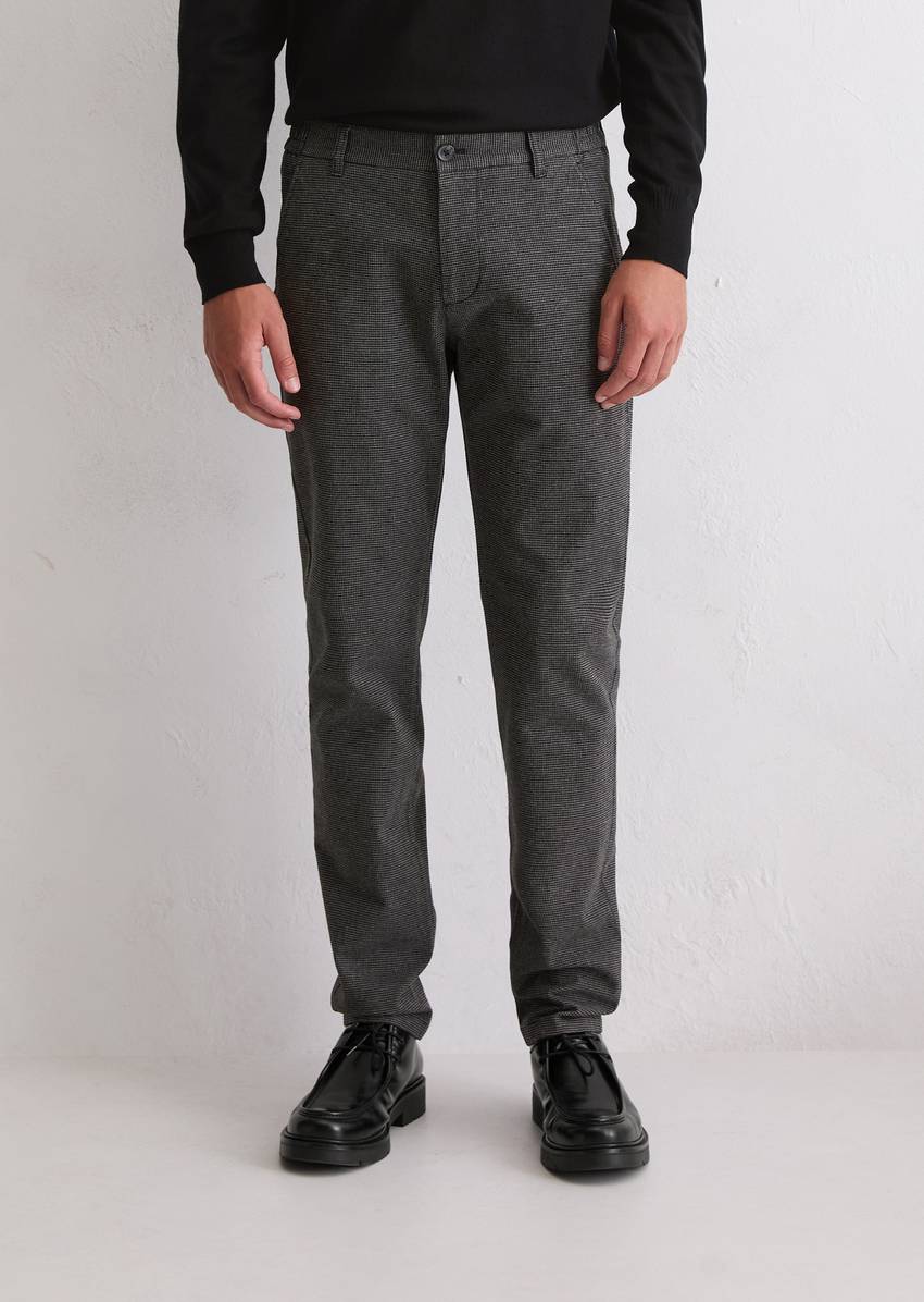 Chino model Stig shaped made from an organic cotton-lyocell mix