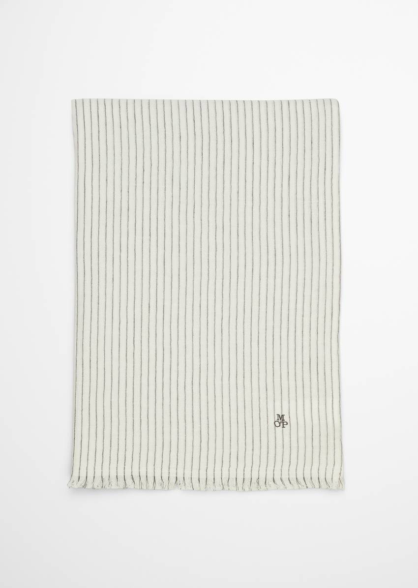 Plaid Model Fine Stripe made from organic cotton and linen