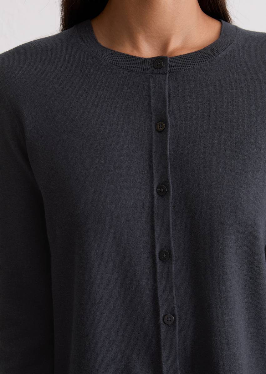 Cardigan slim made from a virgin wool/viscose mix