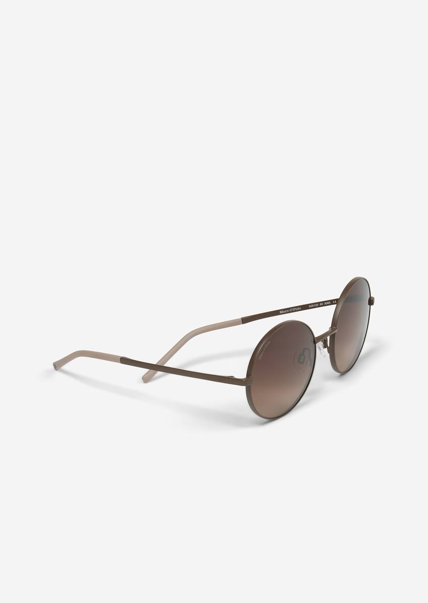 Women's sunglasses with round lenses