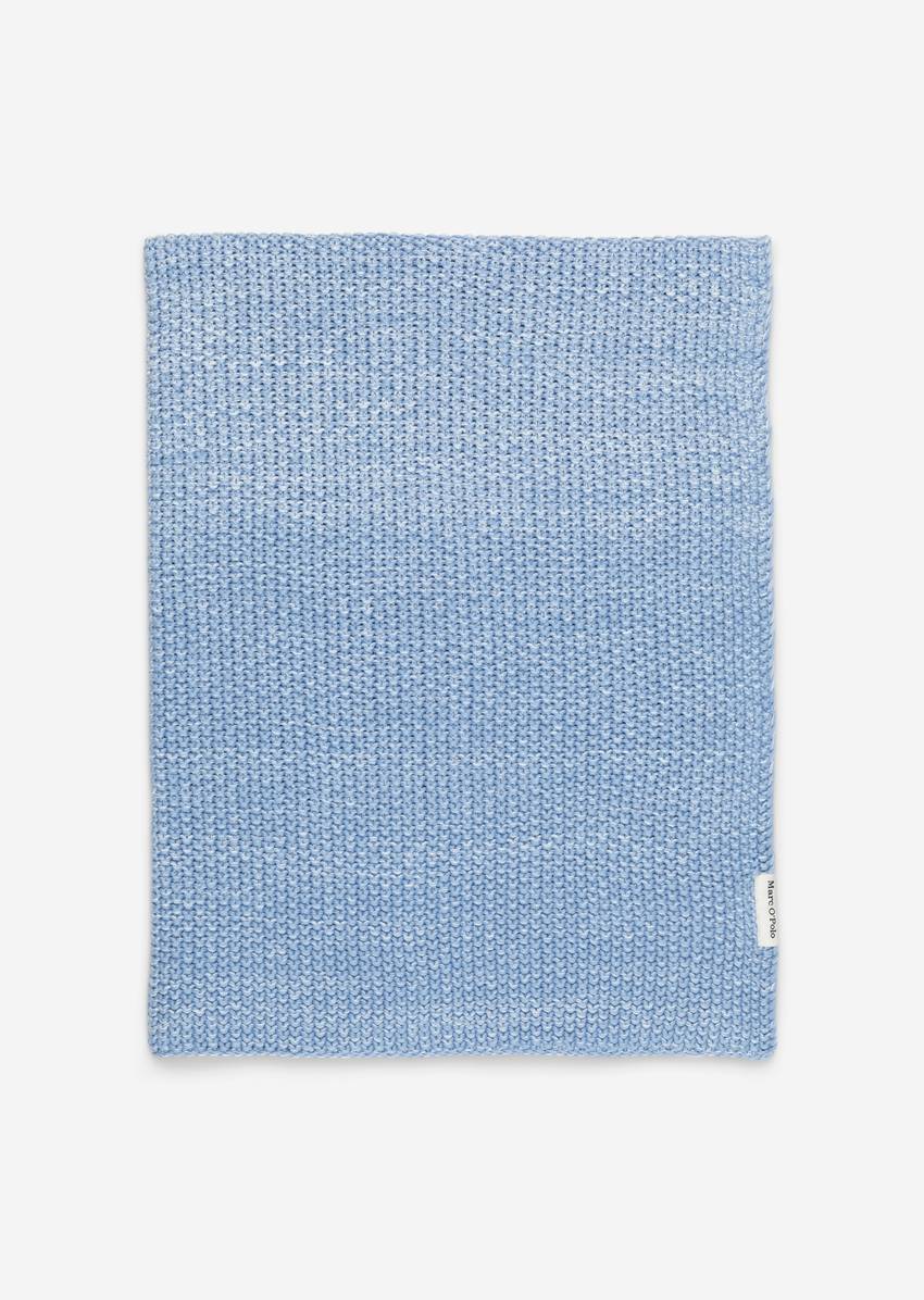 Plaid Model Nordic Knit melange made from soft organic cotton