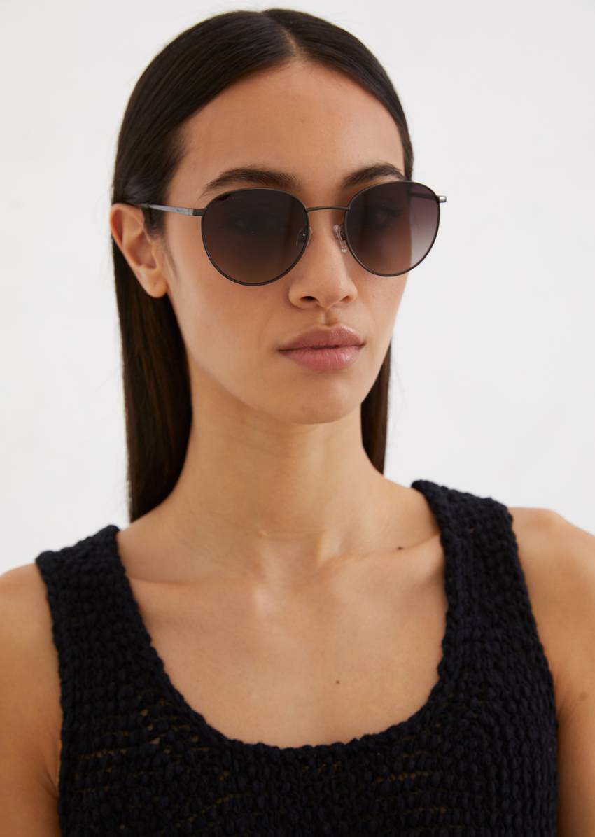 Unisex sunglasses with metal frames