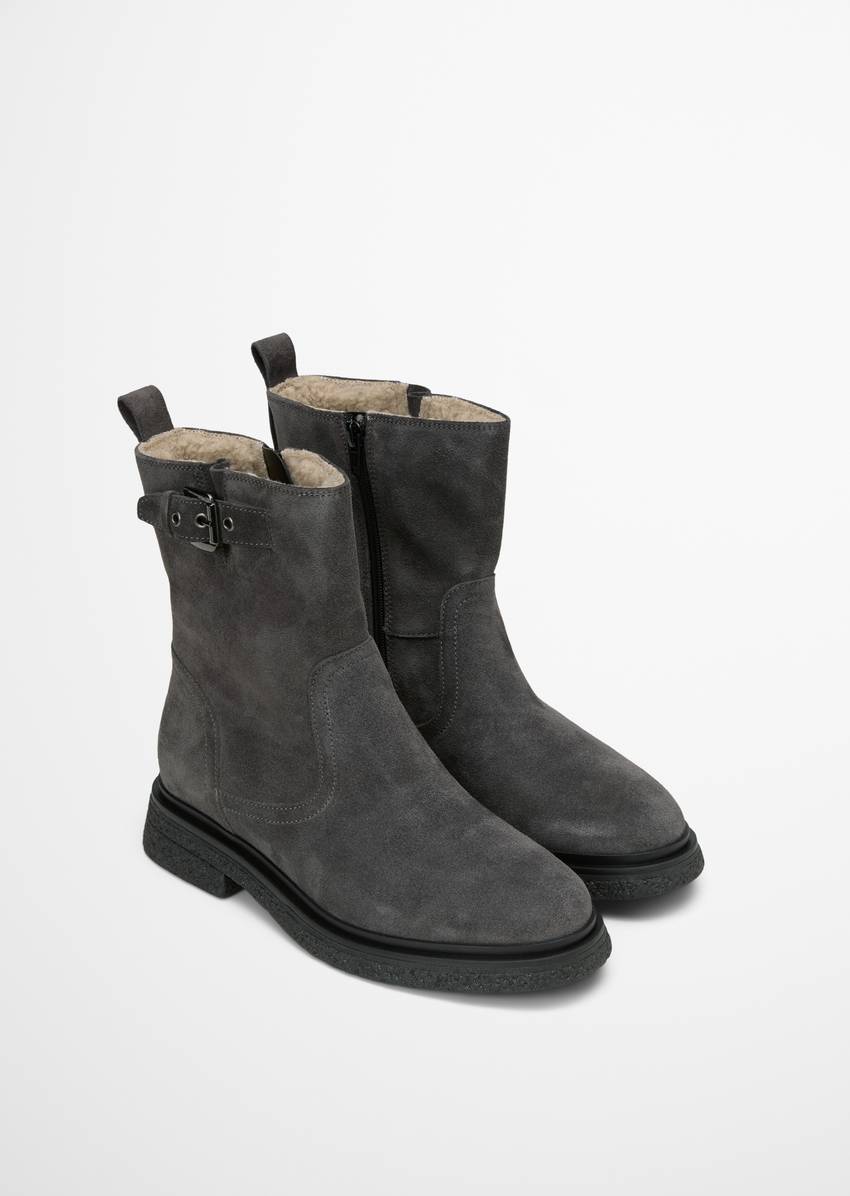 Short shaft boots model Lotta with fluffy warm lining
