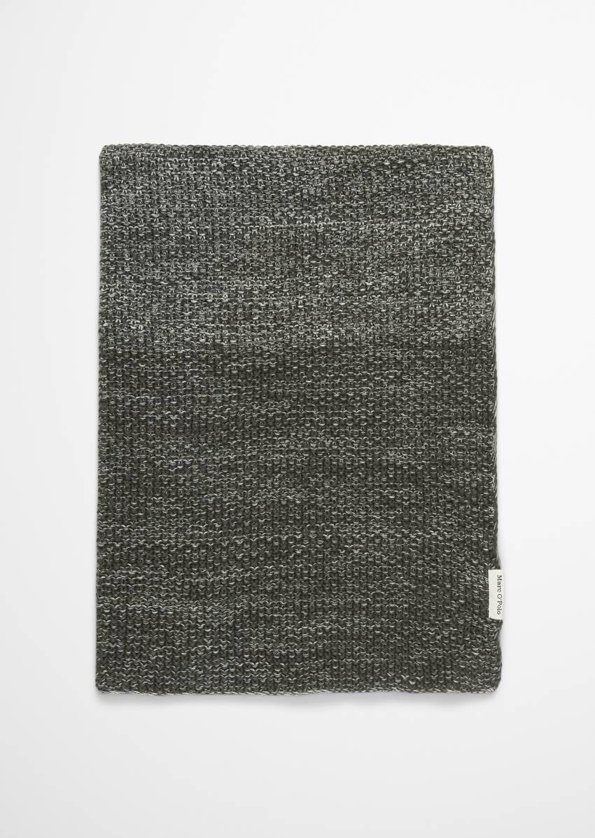 Plaid Model Nordic Knit melange made from soft organic cotton