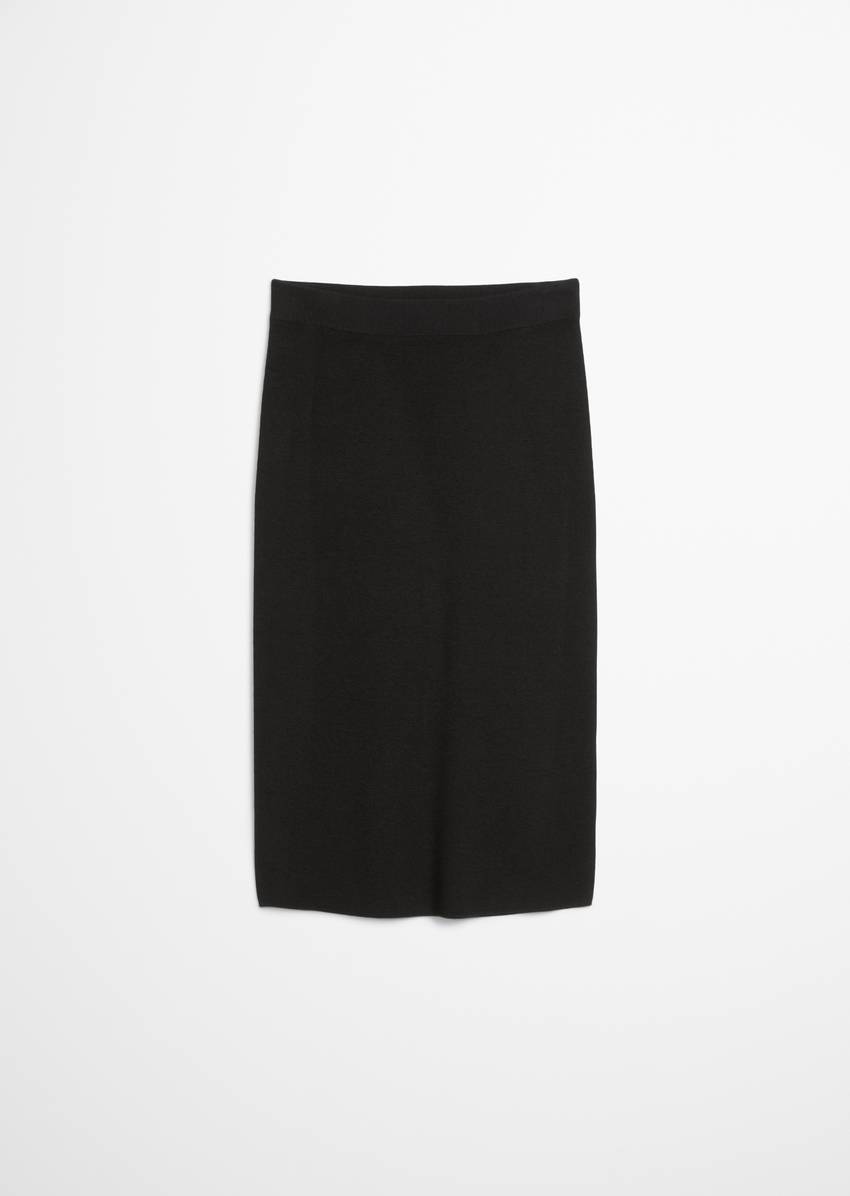 Rib knit skirt shaped made from a soft virgin wool blend