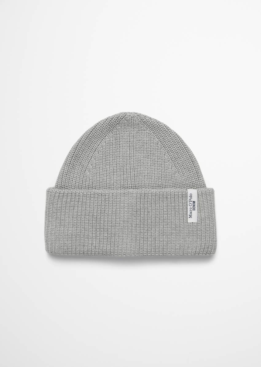 DfC knitted hat made from compact cotton yarn