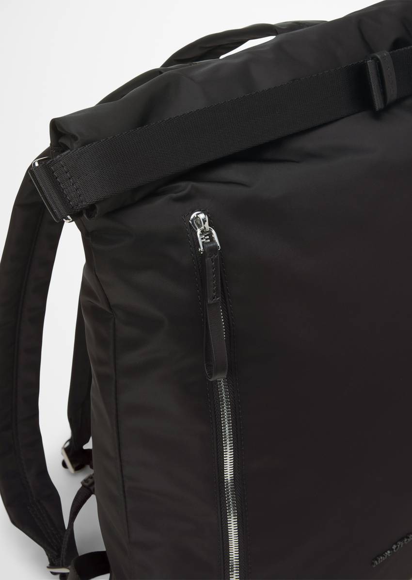 Backpack medium made from recycled material