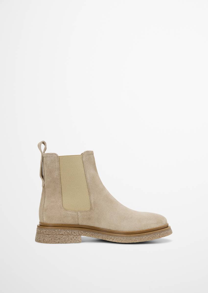 Chelsea boot made from soft suede