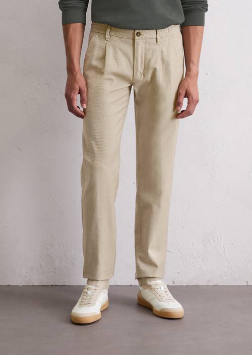 Chino Model Stig Jogger pleats shaped made from an organic cotton blend