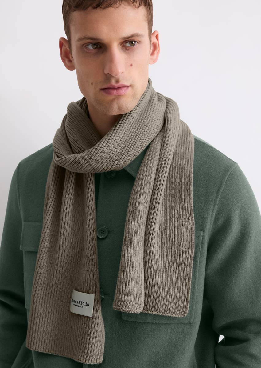 Knitted scarf made from pure organic cotton