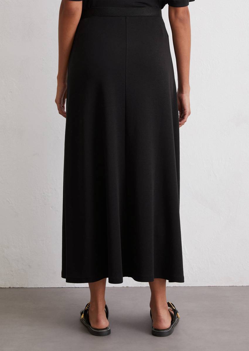 A-line jersey skirt made from a stretchy viscose blend