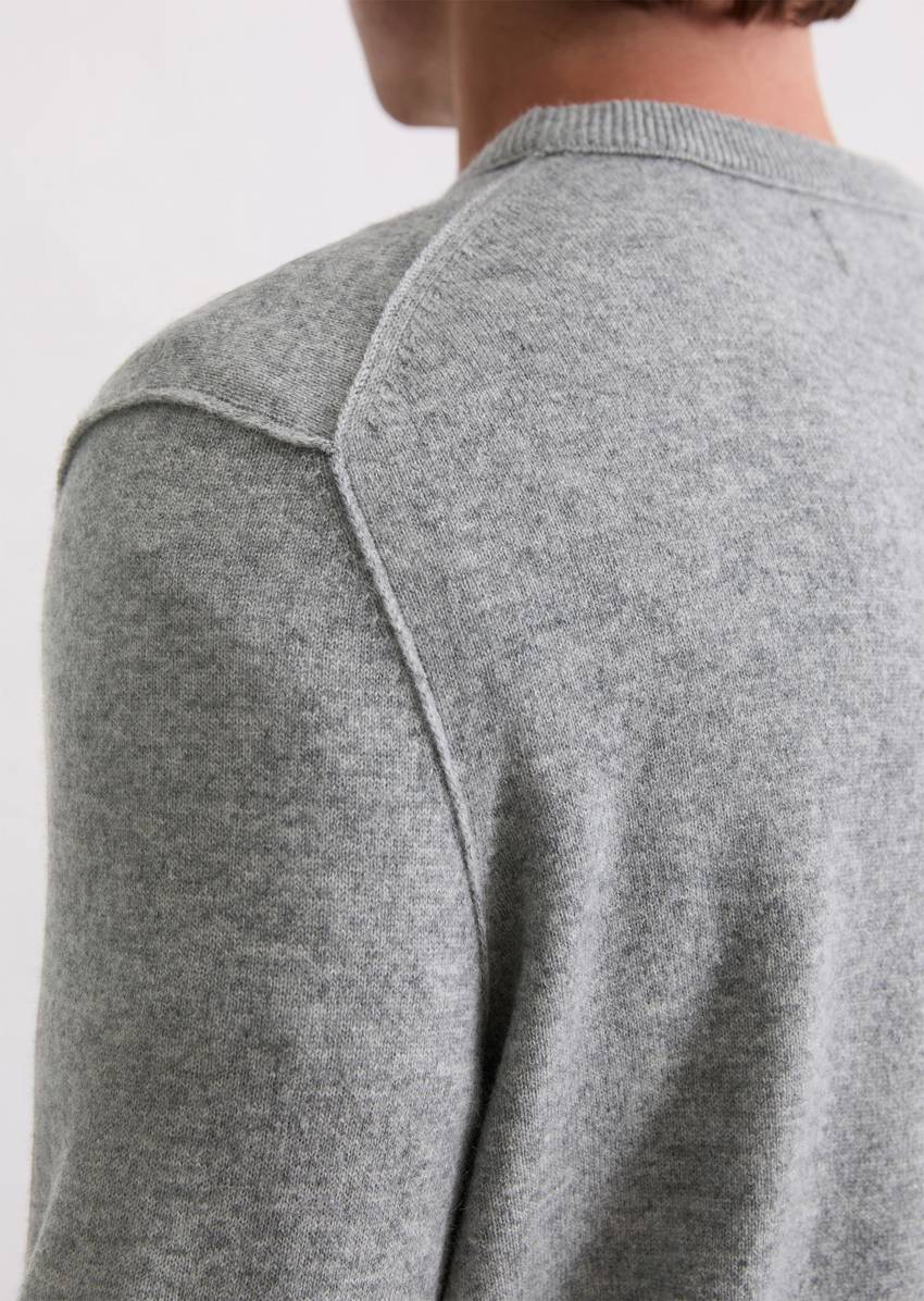 Sweater regular made from the finest cashmere