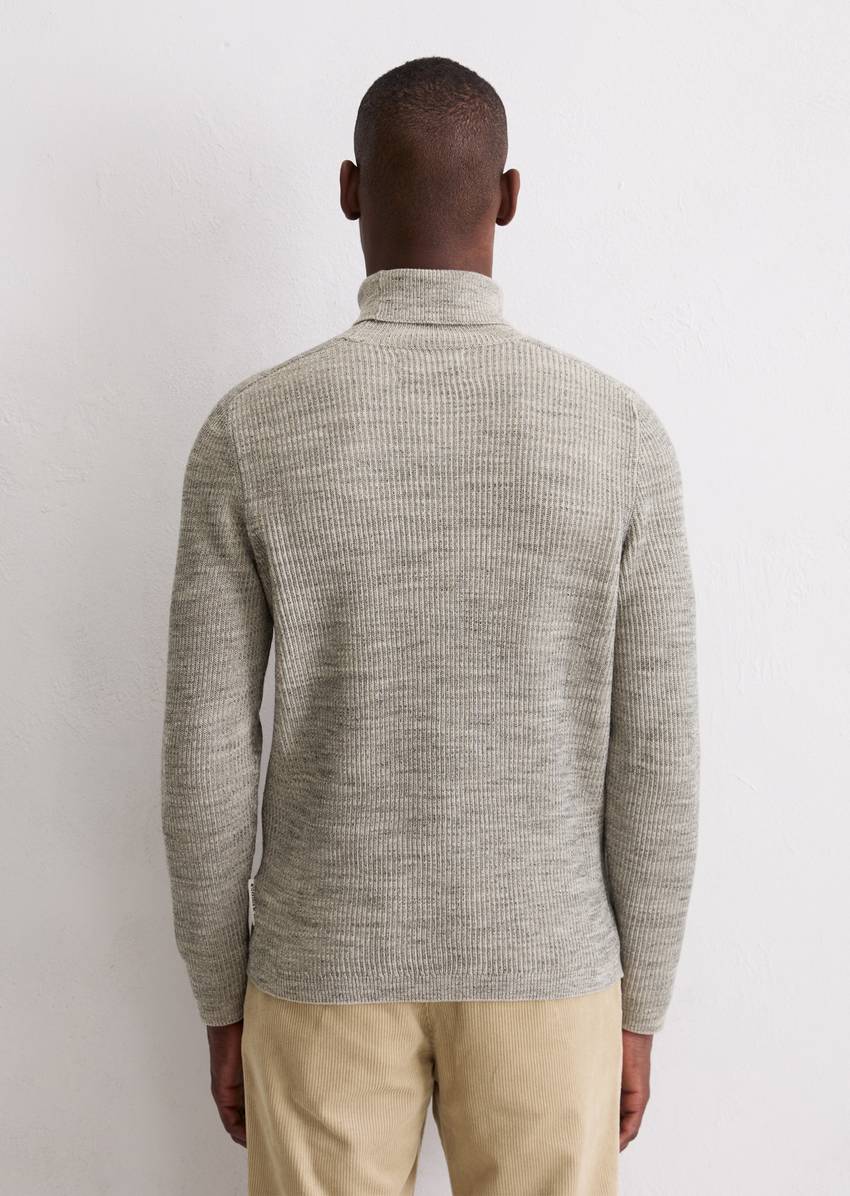 Regular turtleneck sweater made from a cotton/virgin wool blend