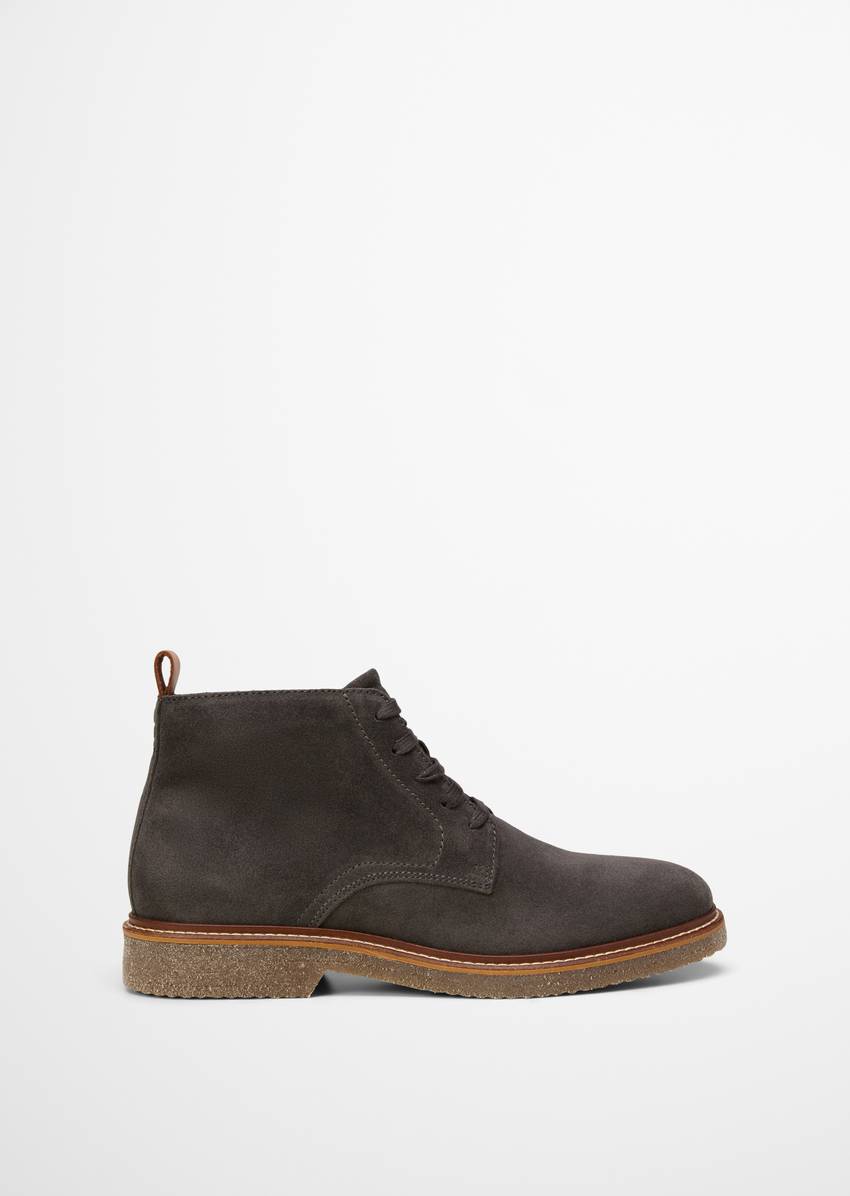 Desert Boot Model Linus made from soft suede cowhide