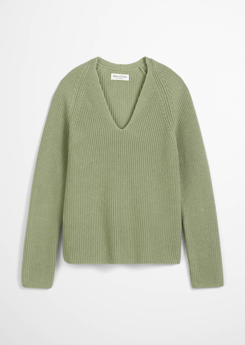 V-neck knitted sweater slim made from soft cotton yarn