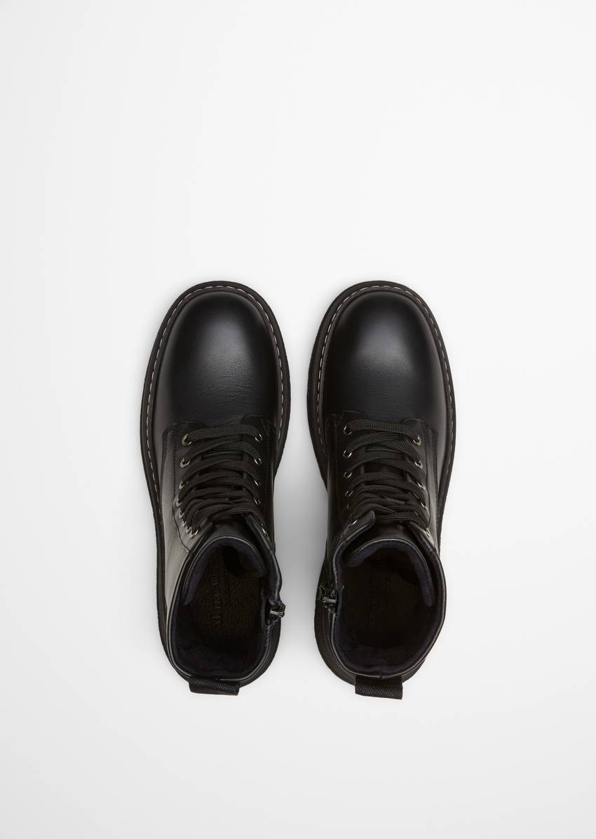 Lace-up boots model Elisa with lightweight TR outsole