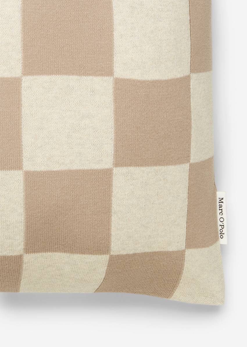 Decorative cushion model Rykki made from organic cotton