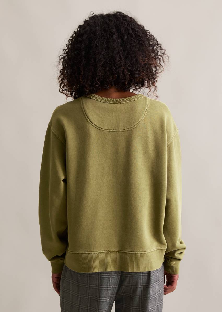 Relaxed sweatshirt made from washed organic cotton