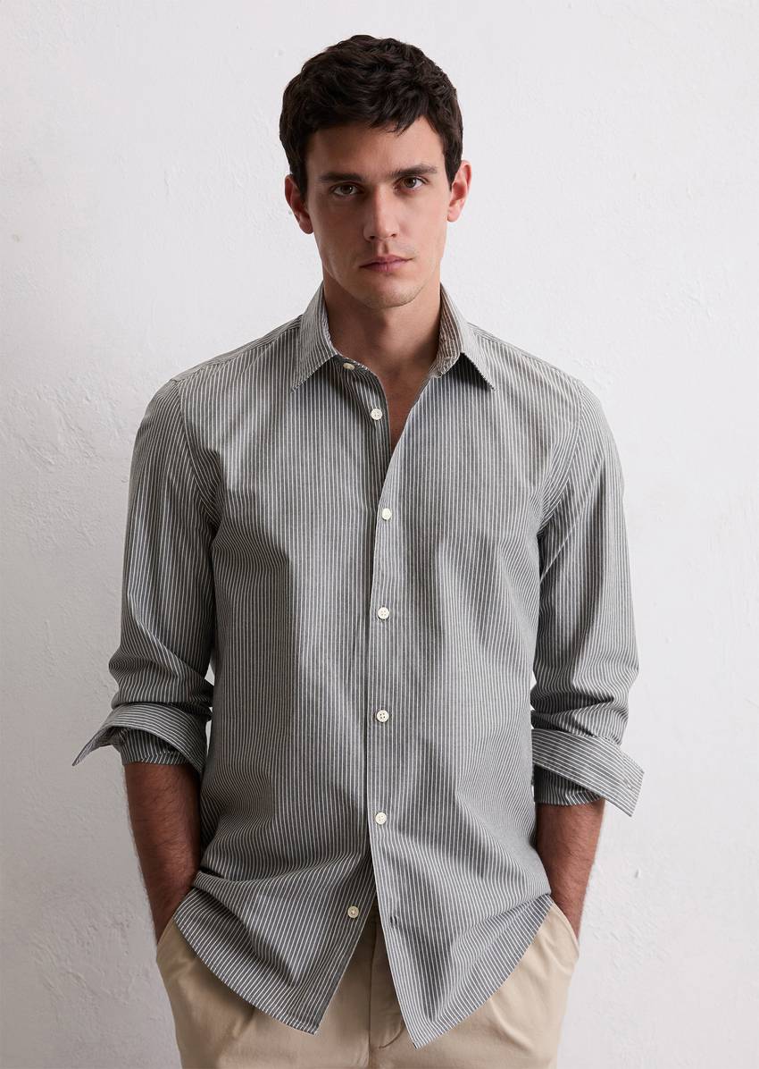 Shirt shaped with yarn-dyed stripe pattern