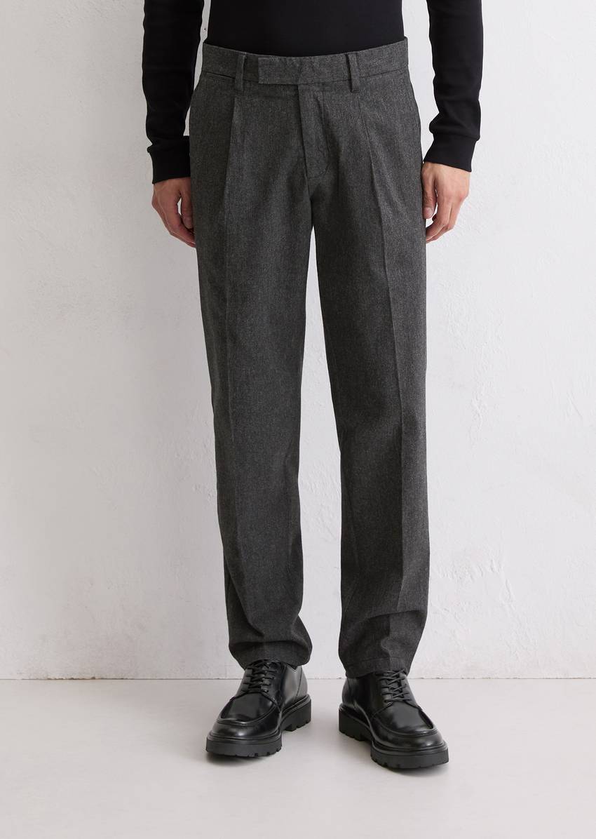 Pants model Belsbo pleats made from organic cotton and viscose